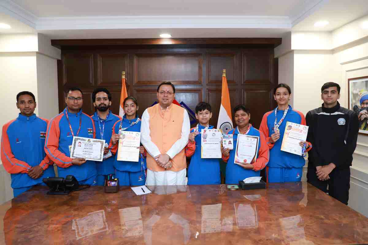 मुख्यमंत्री ने उत्तराखंड के कराटे चैंपियन्स को किया सम्मानित