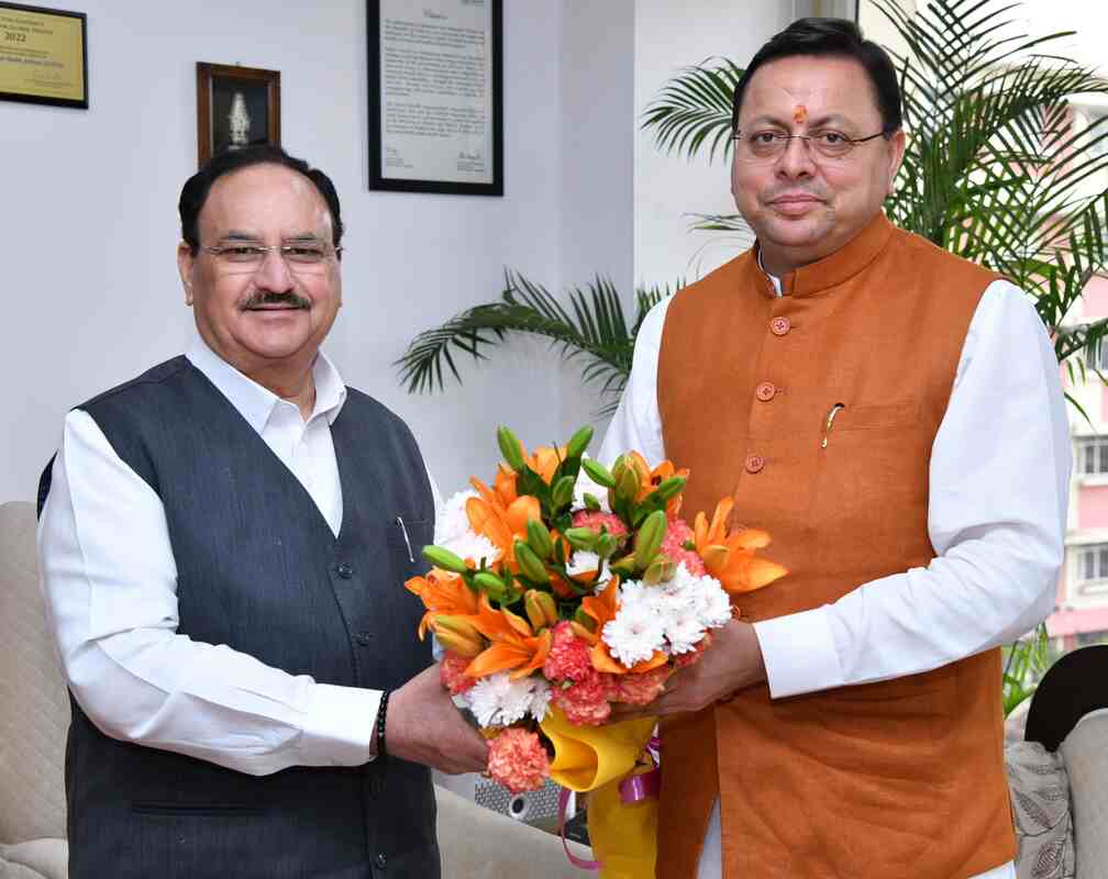 एम्स ऋषिकेश में एयर एम्बुलेंस सेवा का विस्तार और दुर्गम क्षेत्रों के लिए एक और हेलीकॉप्टर देने की मांग