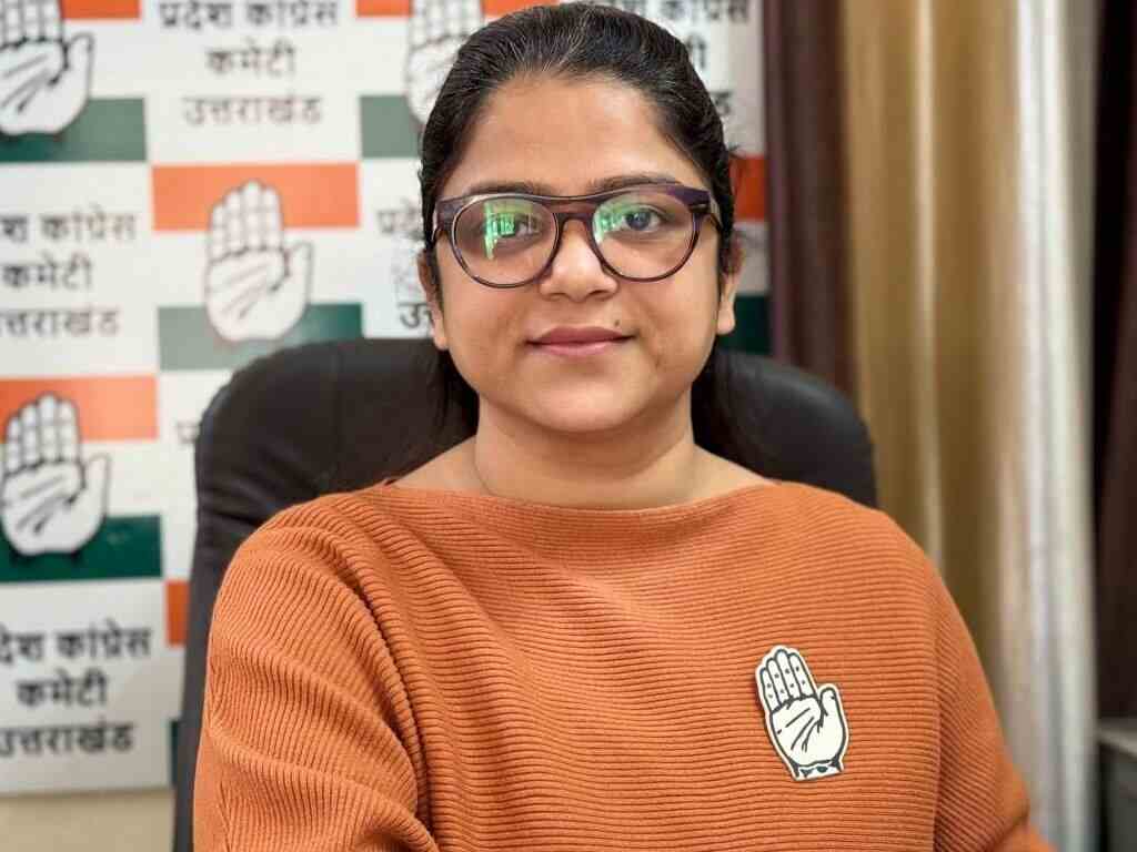 कांग्रेस ने प्रतिबन्ध के बावजूद केदार घाटी में हैलीकॉप्टर उड़ाने की अनुमति पर उठाए सवाल