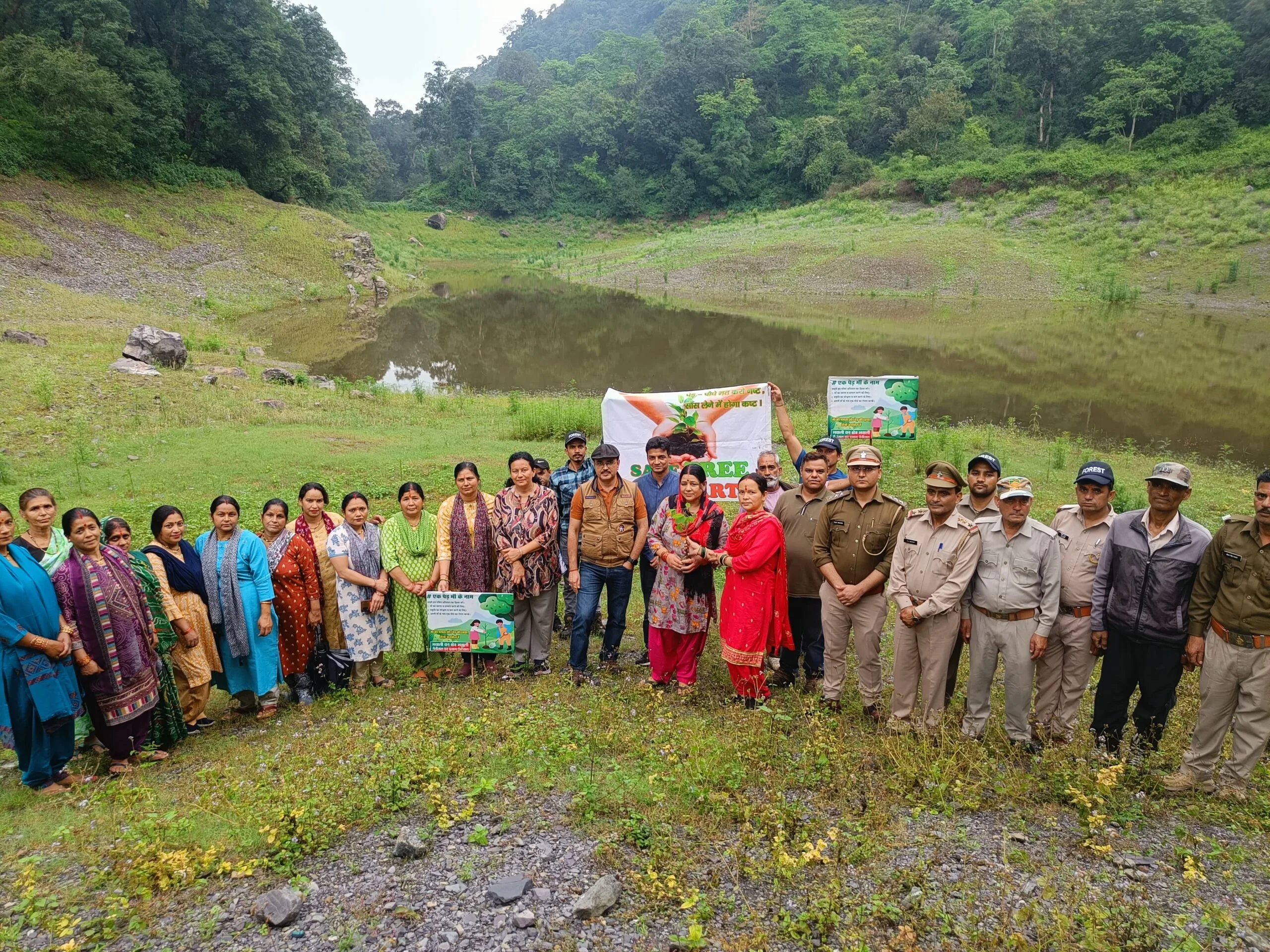 “एक पेड़ माँ के नाम” अभियान की शुरुआत, भीमताल सातताल से रोपे गए पौधे
