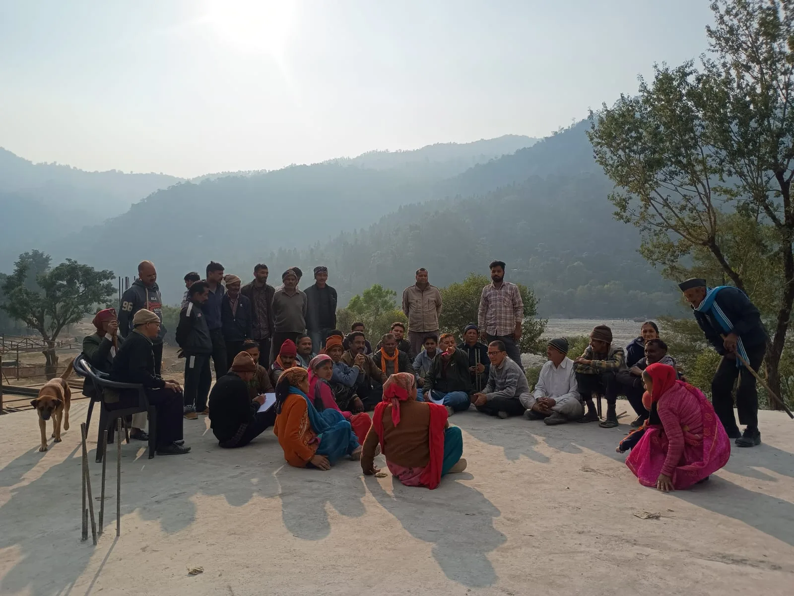 कलस्टर योजना के विरोध में उतरे अभिभावक, कहा- भौंरसा इंटर कॉलेज किसी भी कीमत पर बंद नहीं होने देंगे