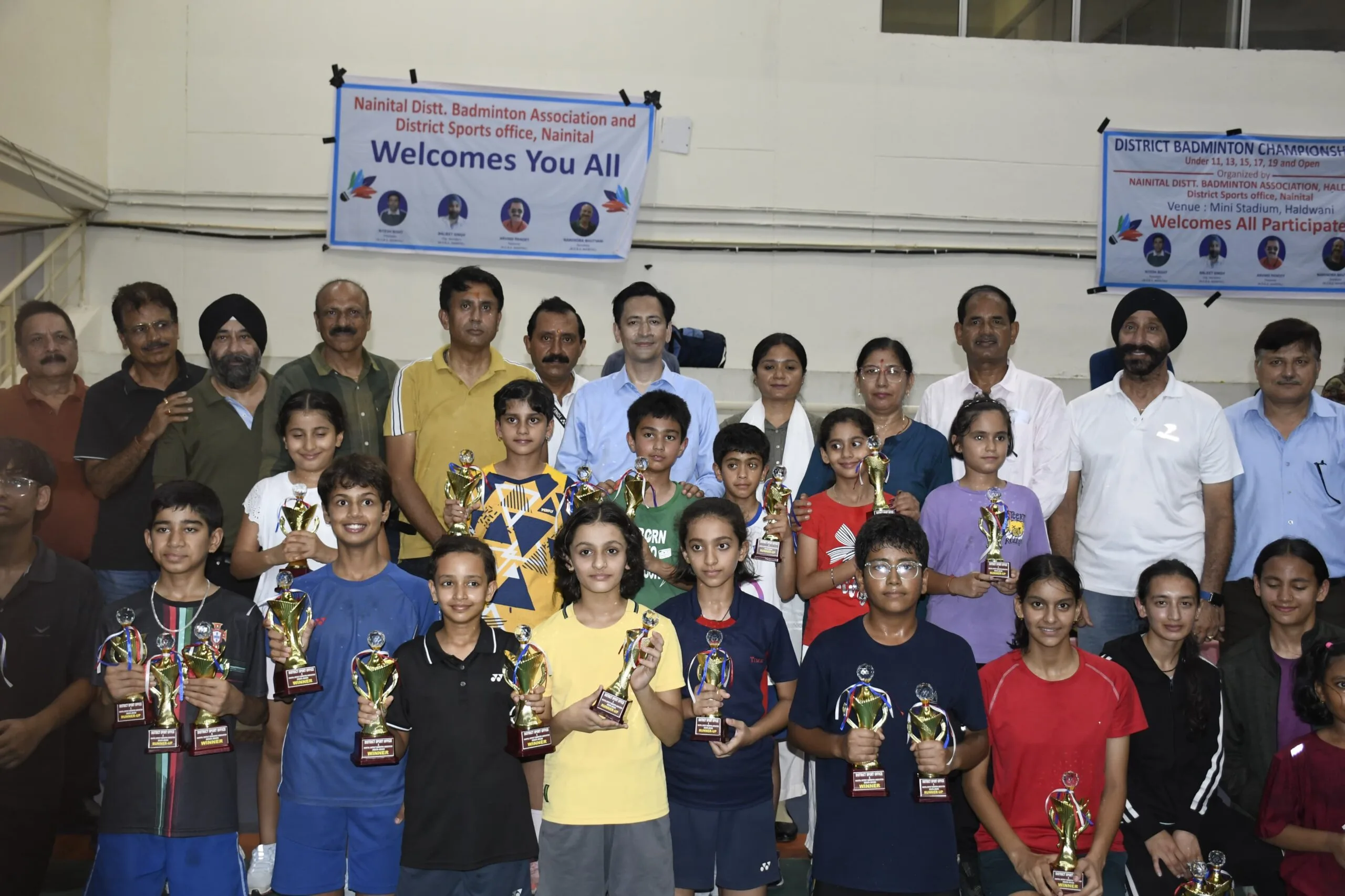 तीन दिवसीय जिला बैडमिंटन प्रतियोगिता का भव्य समापन