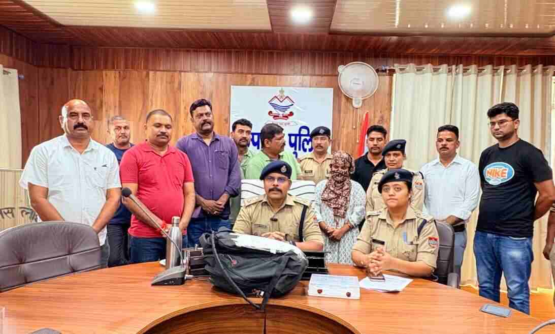 नेपाल सीमा से ₹10.23 करोड़ की ड्रग्स के साथ महिला गिरफ्तार