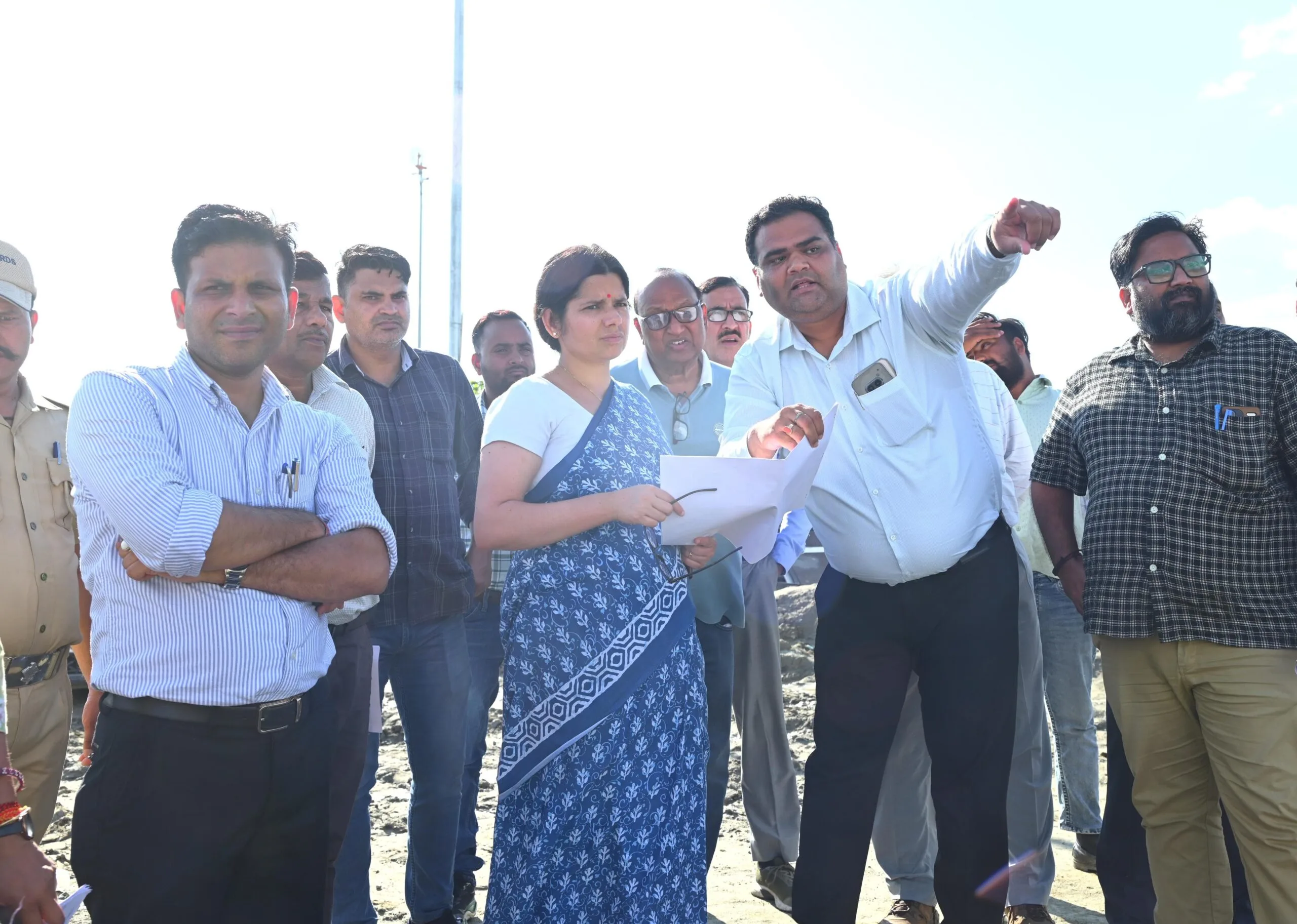 विभिन्न विकास कार्यों का जिलाधिकारी ने किया स्थलीय निरीक्षण