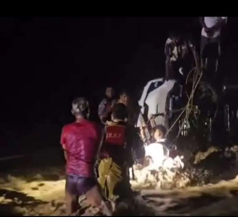 शेर नाले में बड़ा हादसा टला, पुलिस और स्थानियों ने बचाई दश लोगो की जान