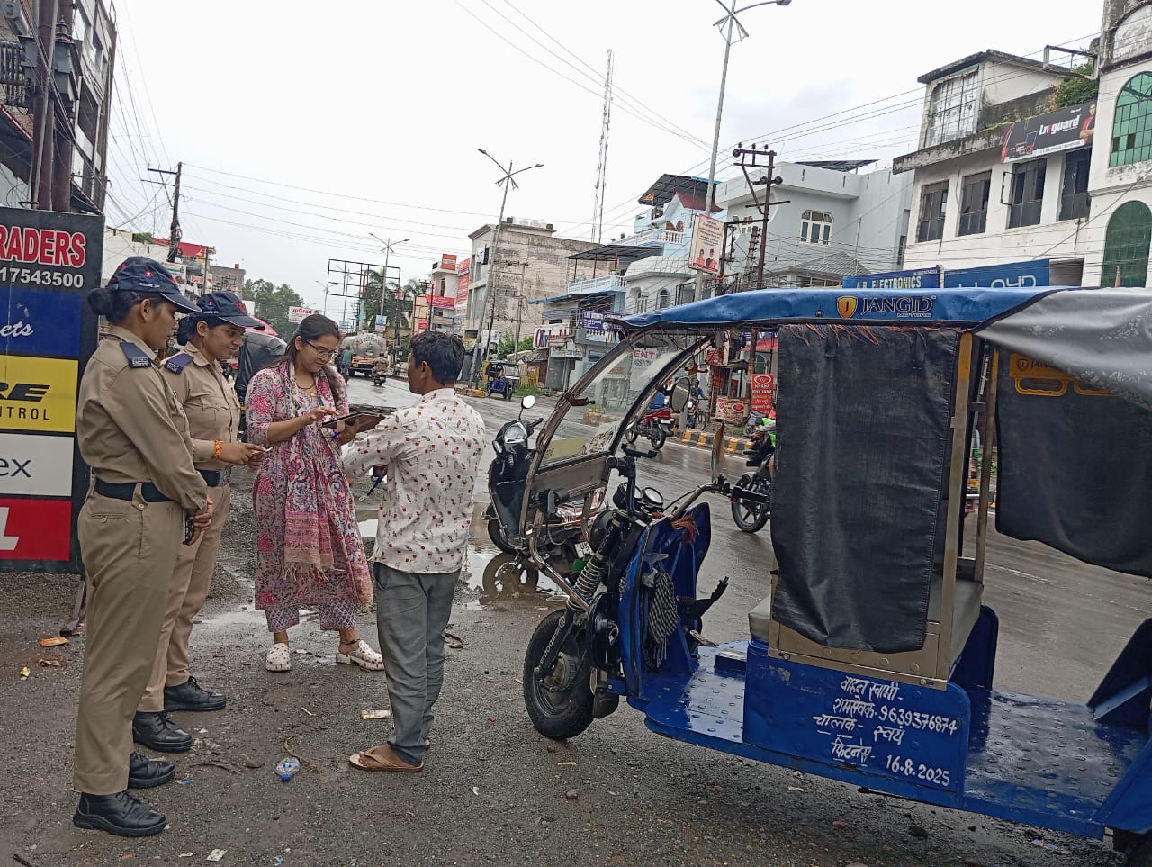 हल्द्वानी में परिवहन विभाग की बड़ी कार्रवाई, 92 वाहन चालान, ट्रक और ऑटो सीज