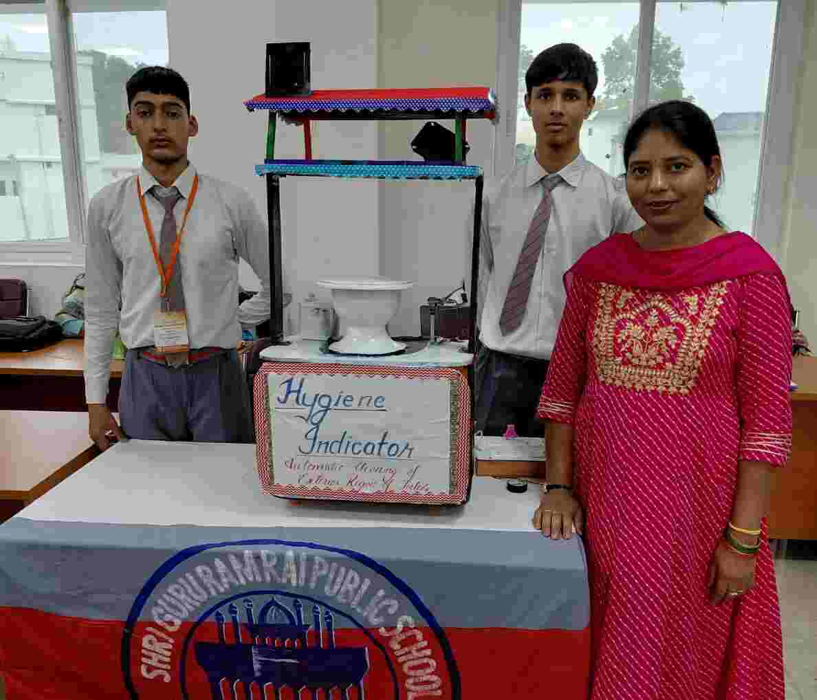 एसजीआरआर पब्लिक स्कूल वसंत विहार के बाल वैज्ञानिकों ने दिखाई प्रतिभा