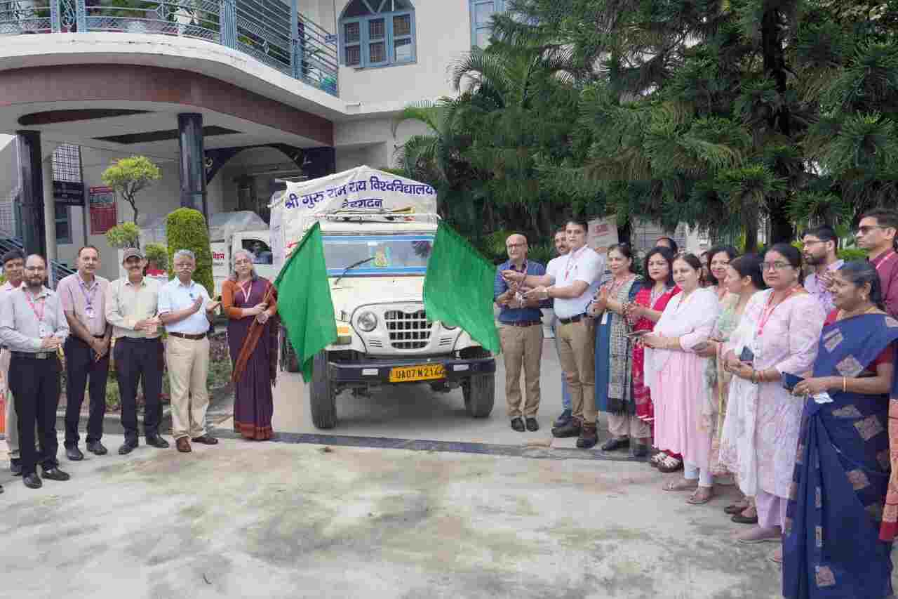 श्री गुरु राम राय विश्वविद्यालय ने थराली आपदा पीडितों के लिए भेजी राहत सामग्री