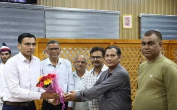 उत्तराखंड पत्रकार यूनियन ने डीएम को सौंपा ज्ञापन, कहा- राजधानी में पत्रकारों को मिले बेहतर चिकित्सा सुविधा