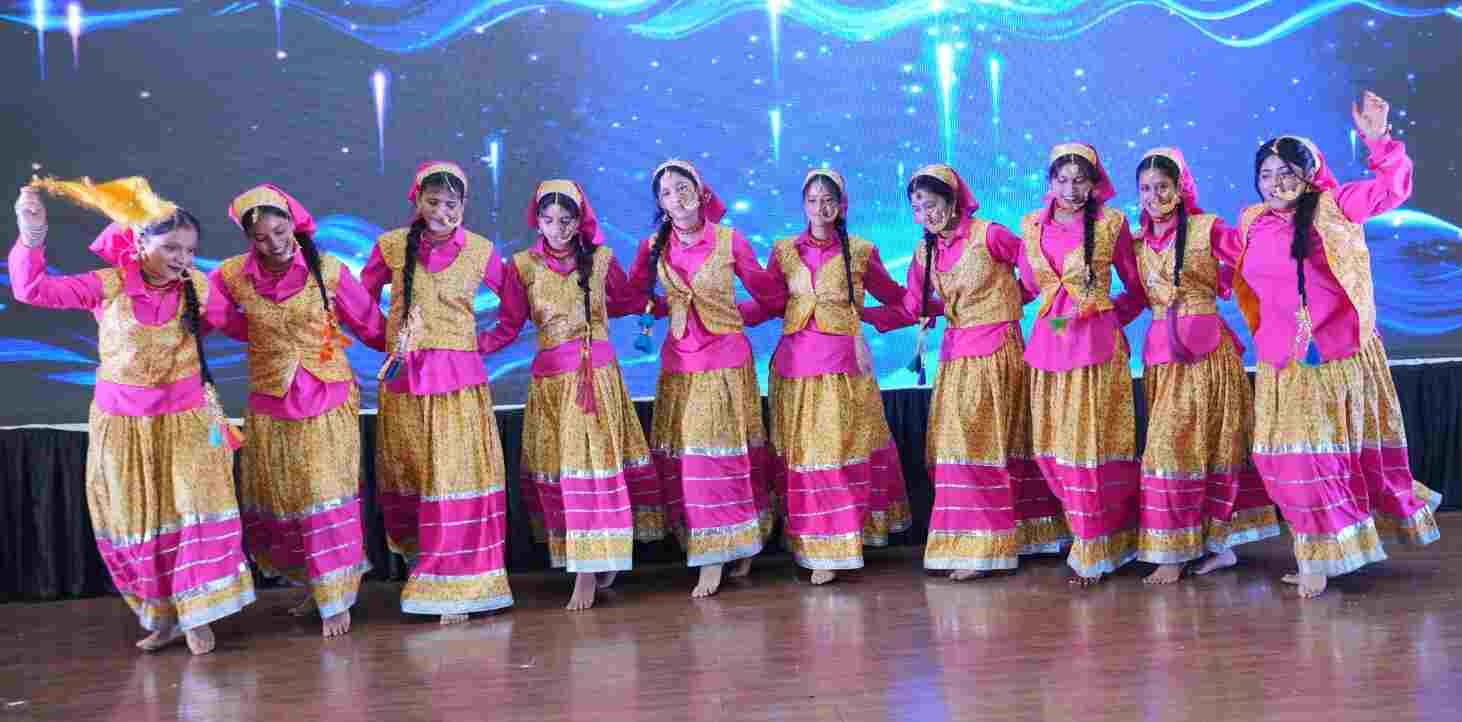 एसजीआरआरयू दीक्षारंभ में गूँजे सफलता के मंत्र, नवप्रवेशियों ने बढ़ाए आत्मविश्वास भरे कदम