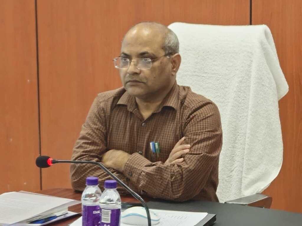 कुछ दिन चुनौतीपूर्ण, जिलों में रखें पूरी तैयारी: स्वरूप