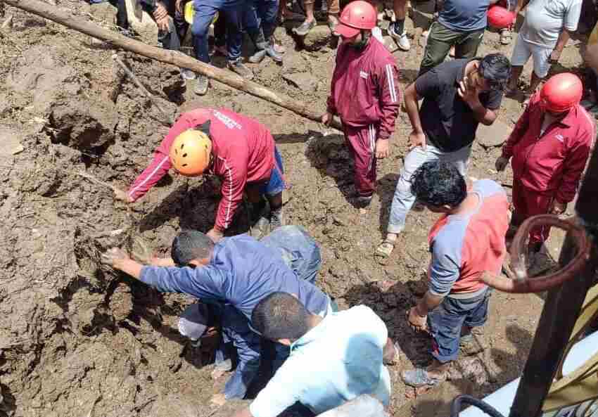 थराली में राहत और बचाव अभियान युद्धस्तर पर जारी, सीएम ले रहे पल-पल की अपडेट