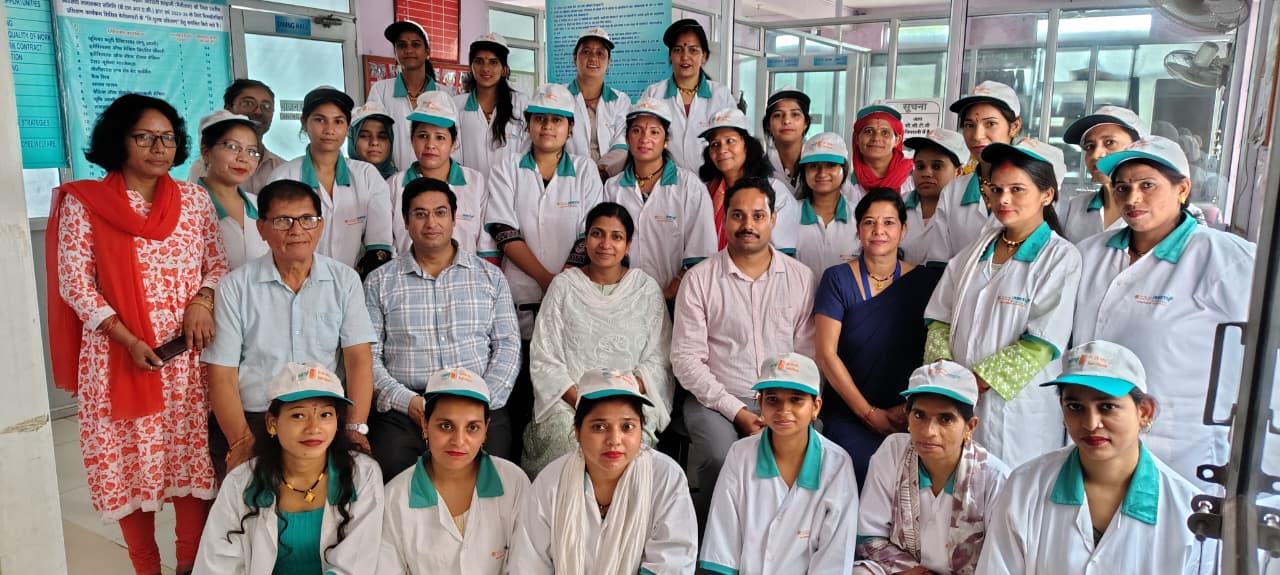 मोमबत्ती निर्माण प्रशिक्षण का समापन, स्वरोजगार की राह पर बढ़ेंगे ग्रामीण