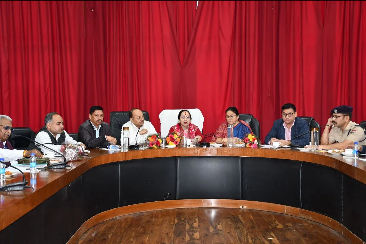 वरिष्ठ नागरिकों की समस्याओं के समाधान को लेकर बैठक