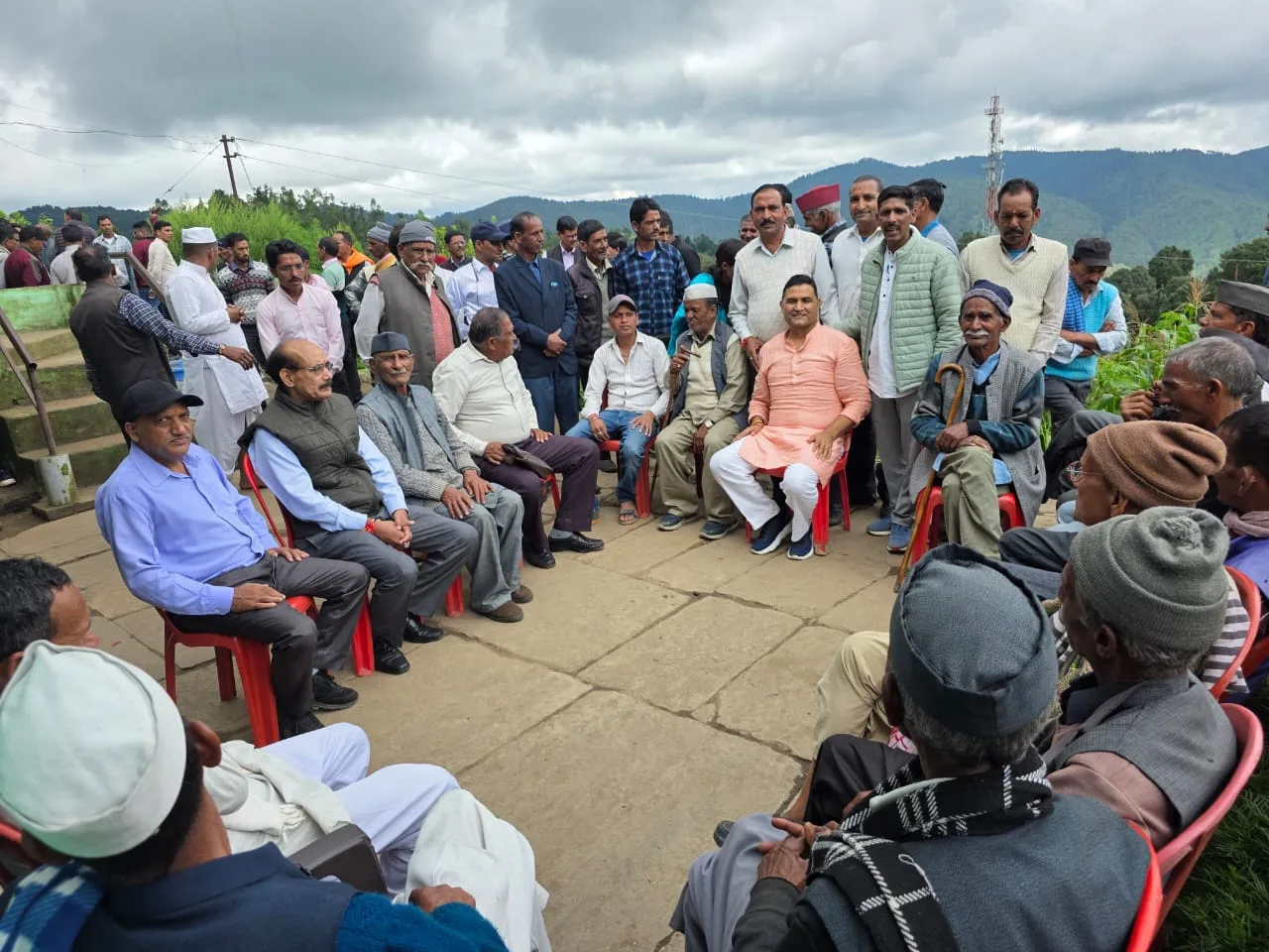 विधायक कैड़ा ने धारी ब्लॉक के गांवों का दौरा कर सुनी समस्याएं