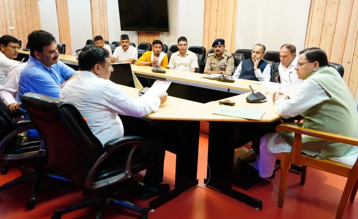 मुख्यमंत्री ने शिक्षकों की समस्याओं को गंभीरता से सुना, प्राथमिकता के आधार पर समाधान का भरोसा