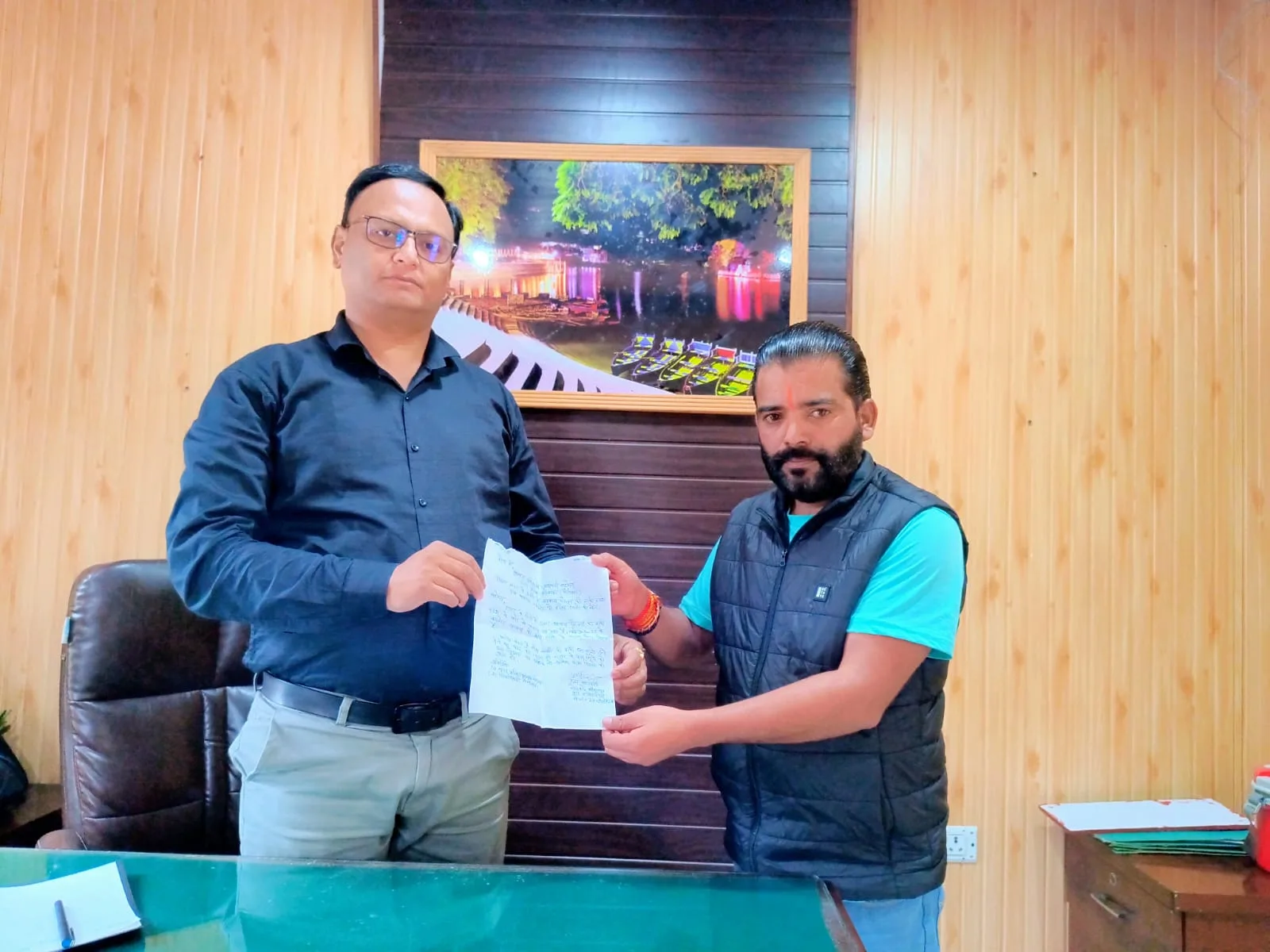 भीमताल आवास योजना की रुकी किस्तों पर कार्रवाई की मांग, सामाजिक कार्यकर्ता ने सौंपा ज्ञापन