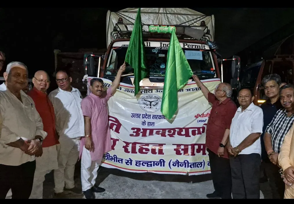 यूपी से उत्तराखंड पहुँचीं 3800 आपदा राहत किटें