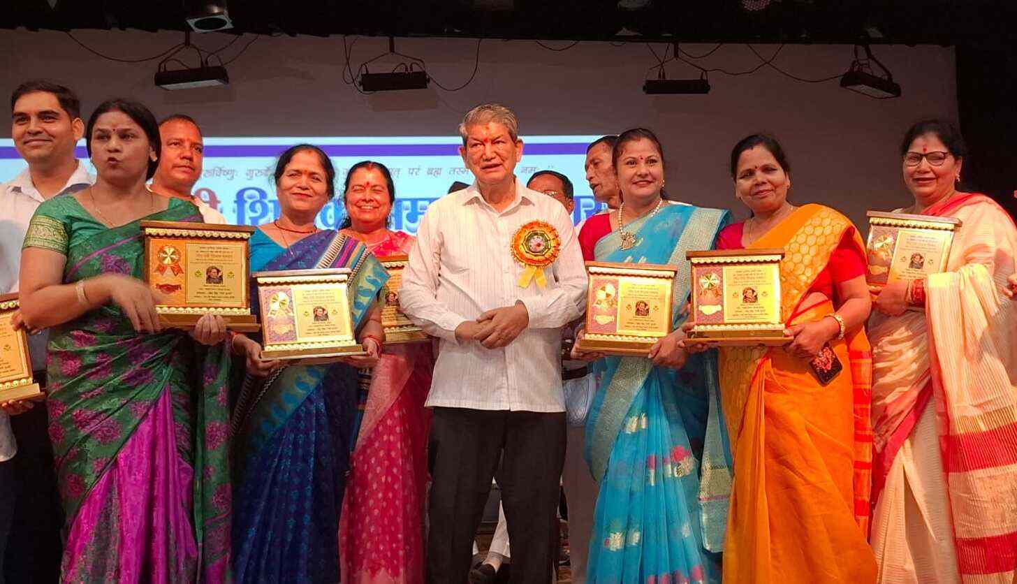 शिक्षकों का अहित नहीं होने दिया जाएगा: हरीश रावत