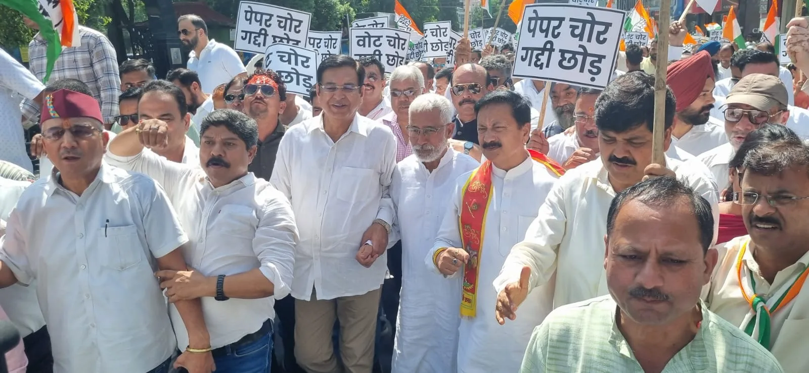 UKSSSC अध्यक्ष की बर्खास्तगी को कांग्रेस का सीएम आवास कूच, गिरफ्तार