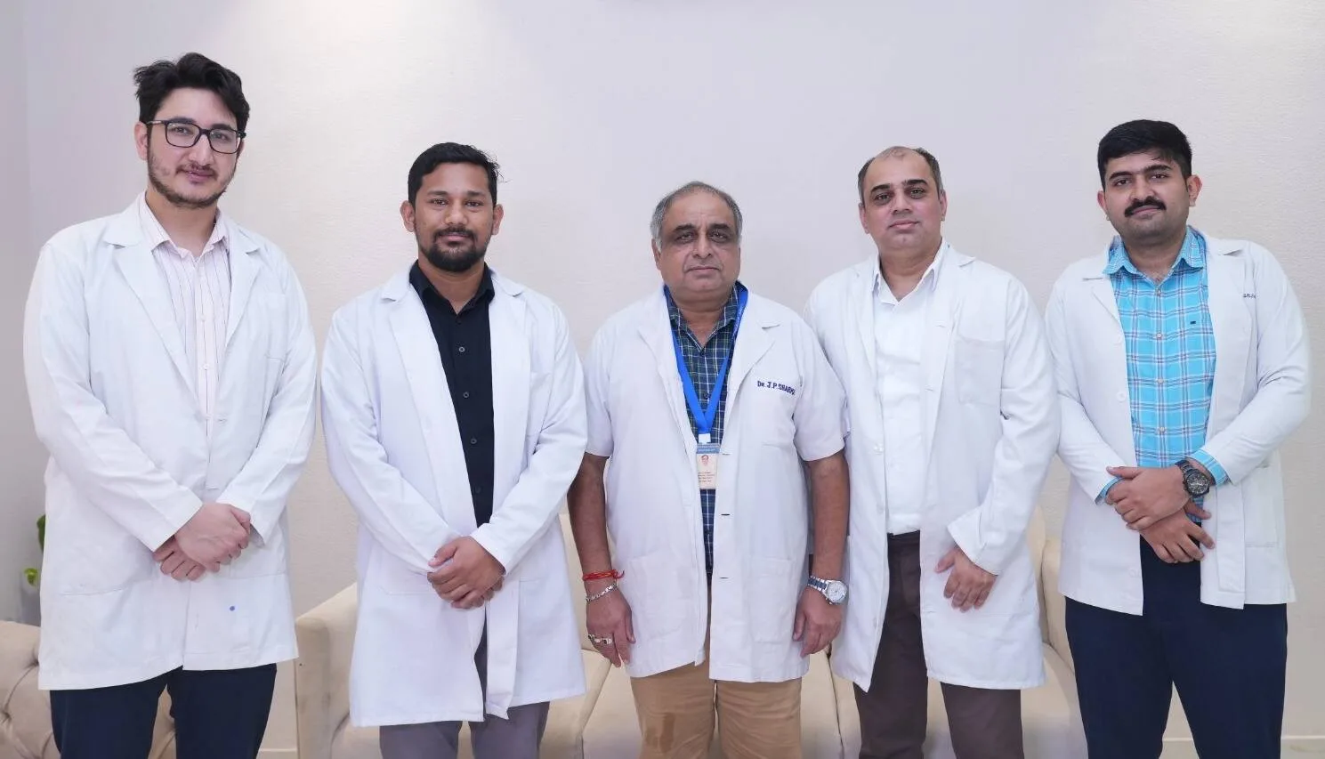 श्री महंत इन्दिरेश अस्पताल के डाॅक्टरों का कमाल, मरीज के पेट से निकाला 13 किलो का ट्यूमर