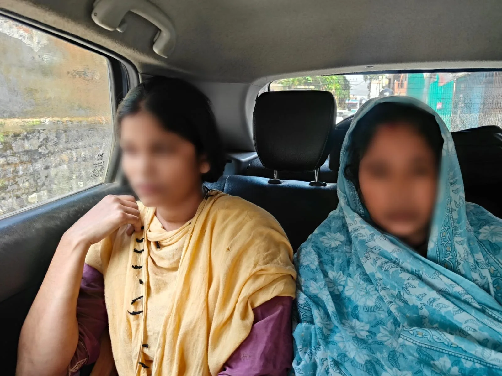 करवाचौथ की खरीददारी के दौरान चोरी करने वाली बुआ-भतीजी गिरफ्तार