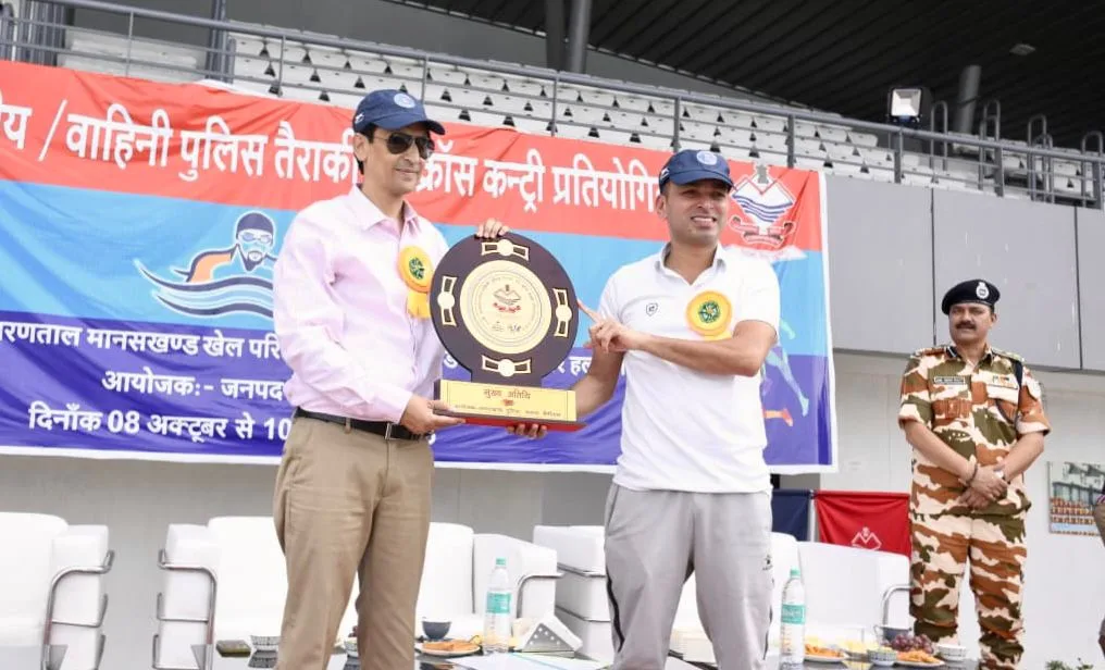 आयुक्त दीपक रावत ने किया पुलिस तैराकी एवं क्रॉस कंट्री प्रतियोगिता का शुभारंभ