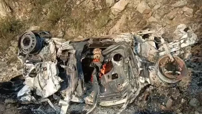 चमोली में दर्दनाक हादसा, खाई में गिरते ही कार में लगी आग