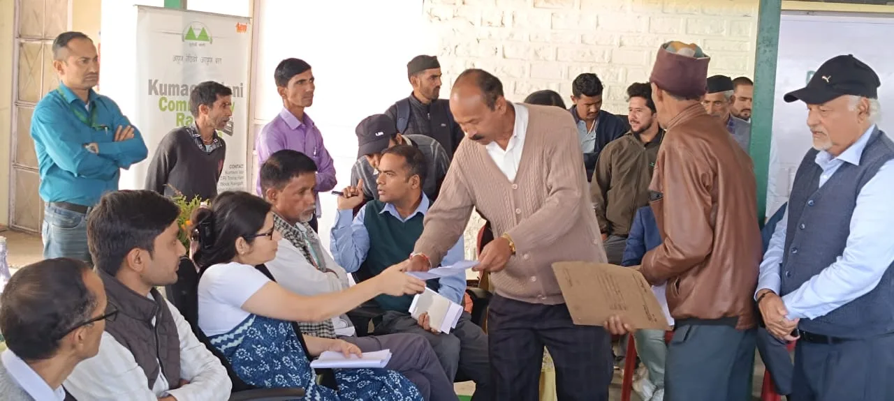 जिलाधिकारी वंदना का मुक्तेश्वर क्षेत्र में दौरा, ग्रामीणों से की सीधी बात, दिए विकास और समाधान के निर्देश