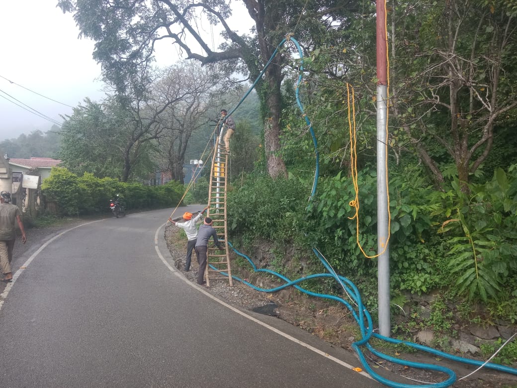 बृजवासी की पहल से शुरू हुआ विद्युत सुधार कार्य, नौकुचियाताल व आसपास के क्षेत्रों को मिलेगी बड़ी राहत