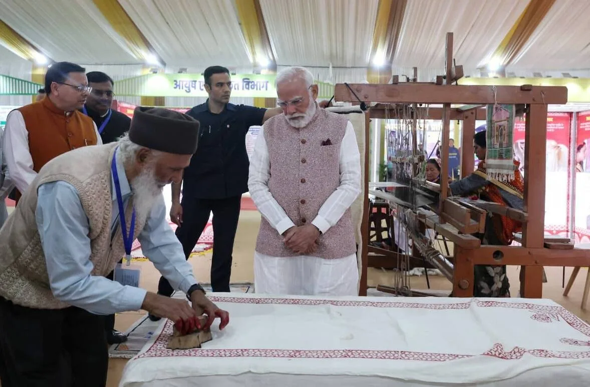 प्रधानमंत्री ने उत्तराखंड की विकास यात्रा से जुड़े युवाओं, उद्यमियों, महिलाओं से किया संवाद