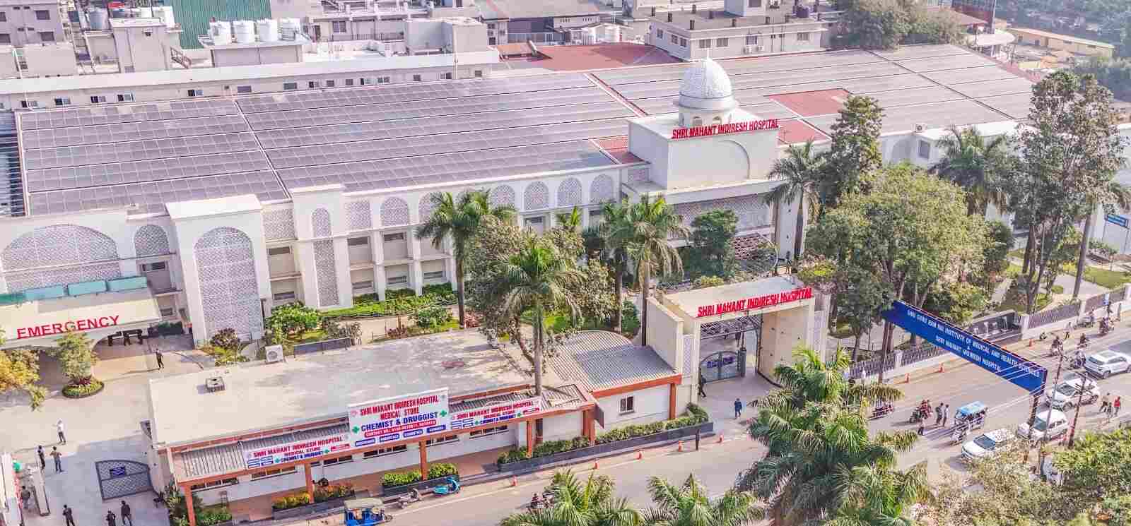 श्री महंत इन्दिरेश अस्पताल एवम् दि हंस फाउंडेशन आई केयर के बीच MoU