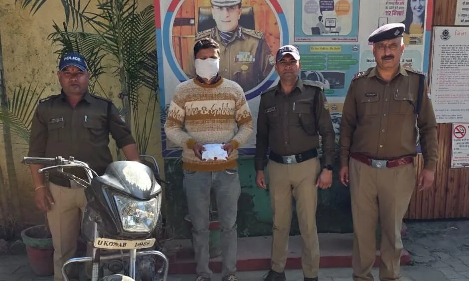 52 लाख रुपये की स्मैक के साथ नशा तस्कर गिरफ्तार