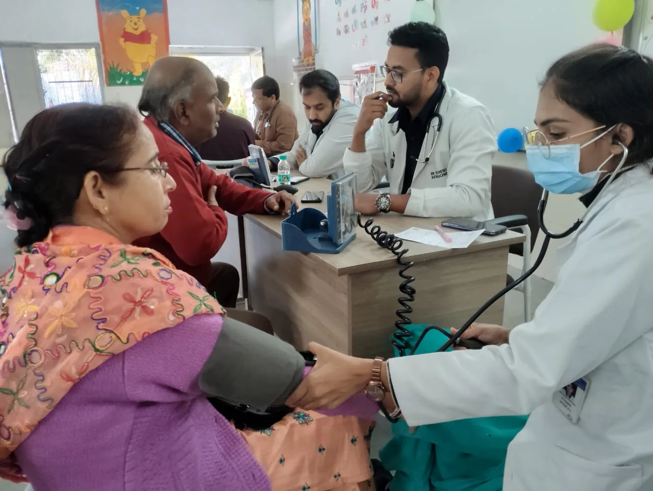 श्री महंत इन्दिरेश अस्पताल के निःशुल्क स्वास्थ्य शिविर का 2104 मरीजों ने उठाया लाभ