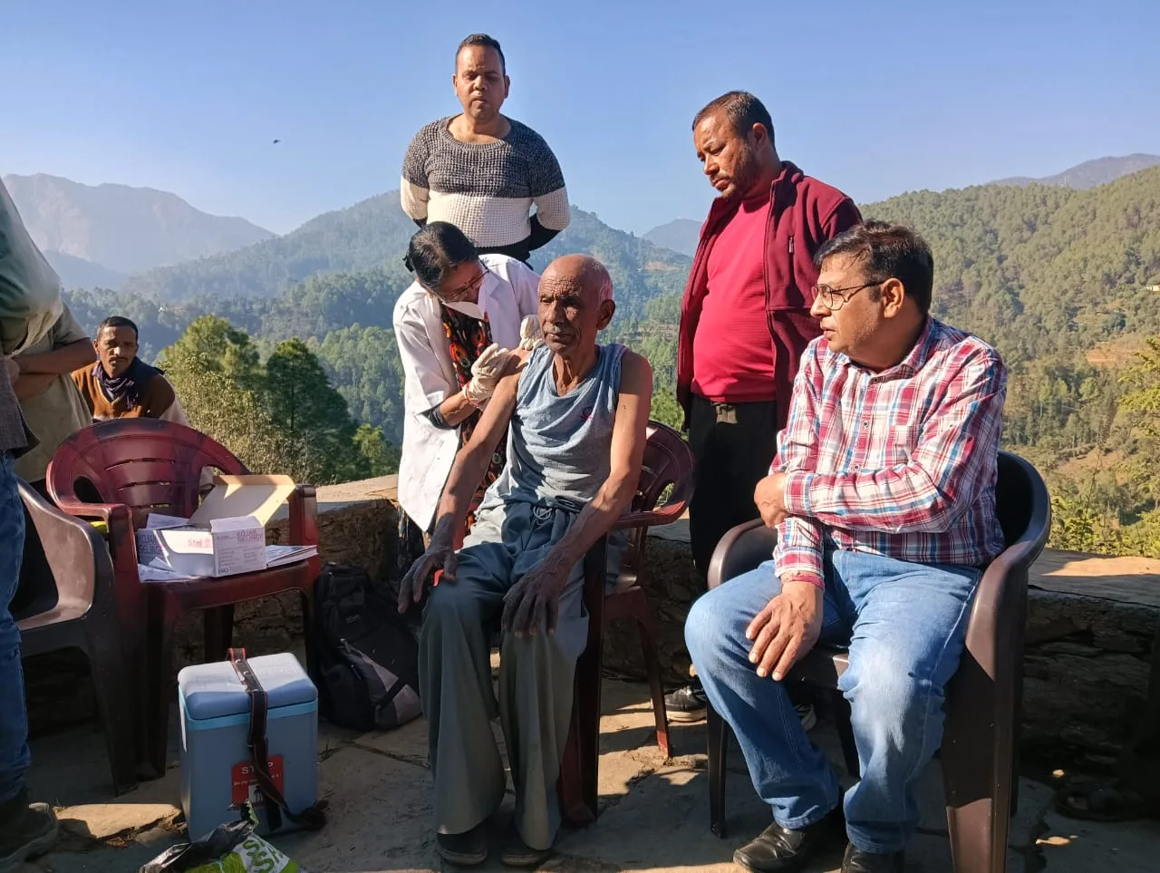 कुत्ते के काटने से व्यक्ति की मौत के बाद विधायक कैड़ा ने दिखाई तत्परता