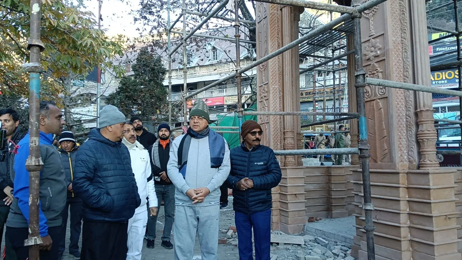 धामी बोले—जनता से सीधे संवाद ही हमारी ताकत, नैना देवी मंदिर होगा और भव्य