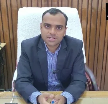 पूर्व विधायक चैंपियन के पुत्र के दो रिवाल्वर और एक बंदूक का लाइसेंस निरस्त