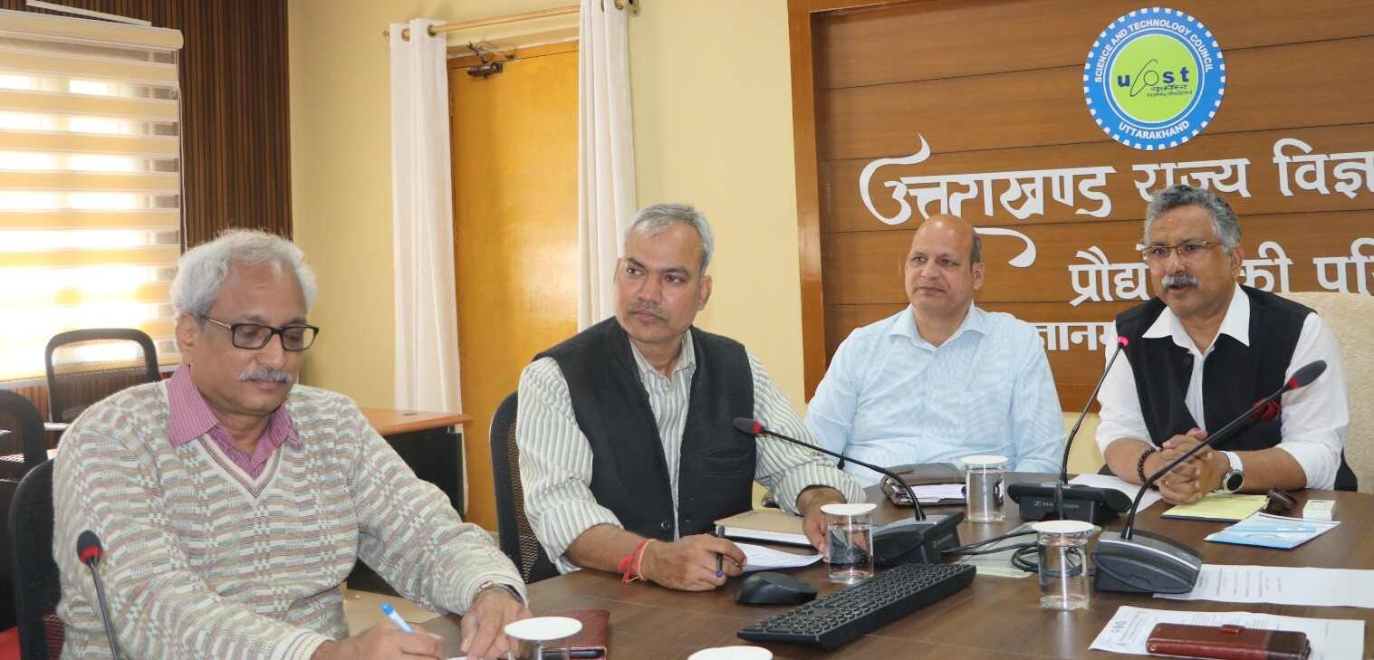 भविष्य की जल चुनौतियों से निपटने के लिए सामाजिक जागरुकता और सहभागिता जरुरीः प्रो. दुर्गेश पंत