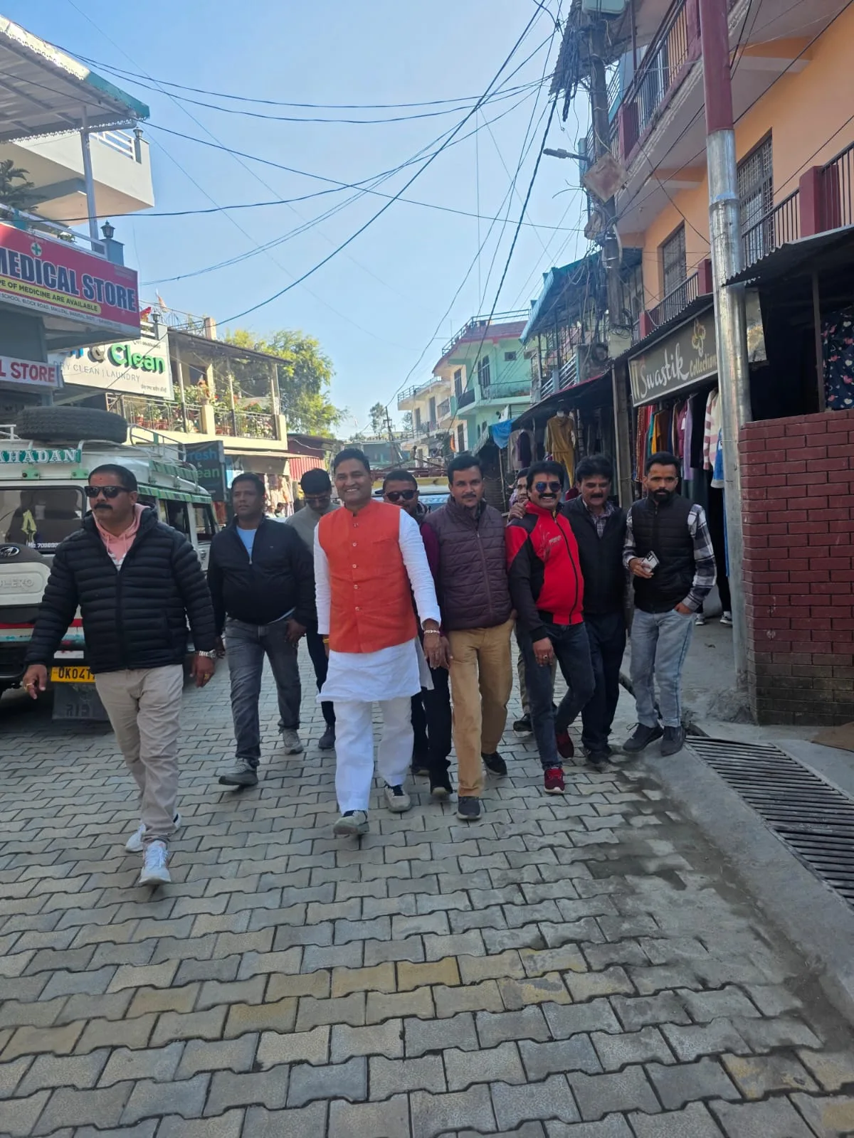 भीमताल रामलीला ग्राउंड सड़क पर इंटर लॉकिंग टाइल्स, विधायक कैड़ा ने किया निर्माण कार्य का निरीक्षण