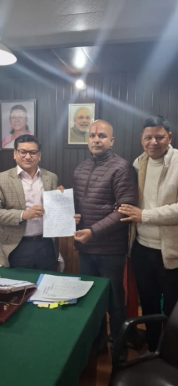 आपदा आकलन निरस्त करने पर कांग्रेस का विरोध, एडीएम आपदा से की मुलाकात