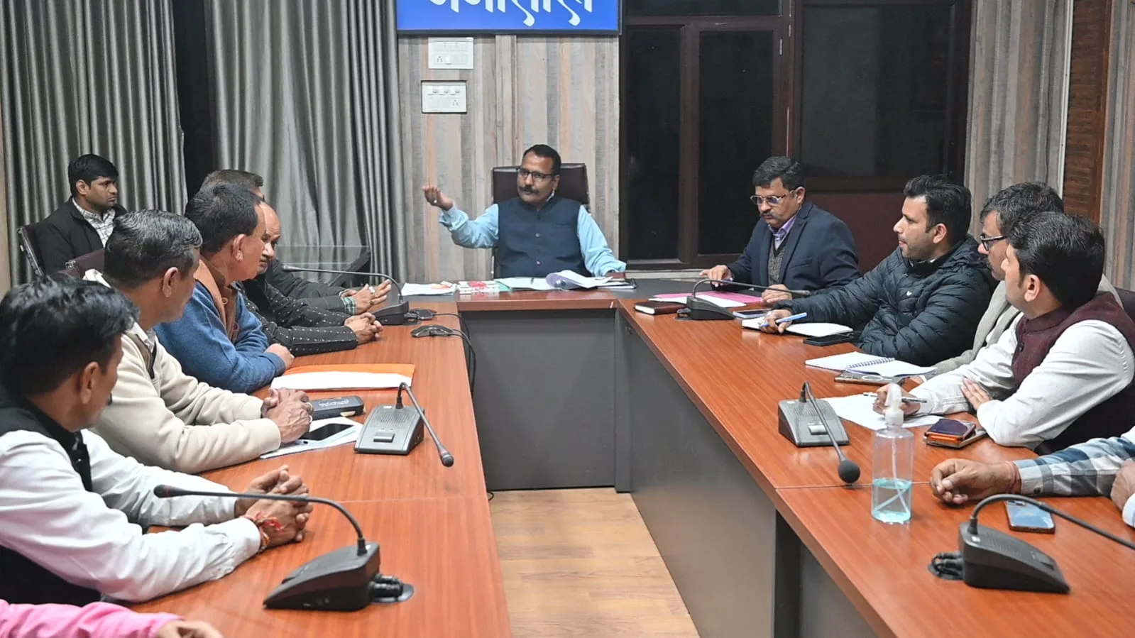 एसआईआर की तैयारियों पर जिला प्रशासन सक्रिय, राजनैतिक दलों संग बैठक में साझा किए दिशा-निर्देश