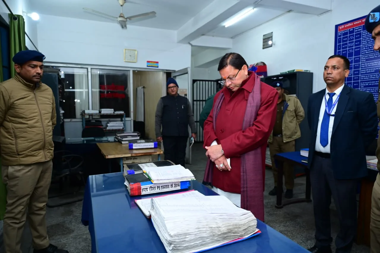 मुख्यमंत्री धामी के औचक निरीक्षण में गायब मिला थानेदार, लाइन हाजिर