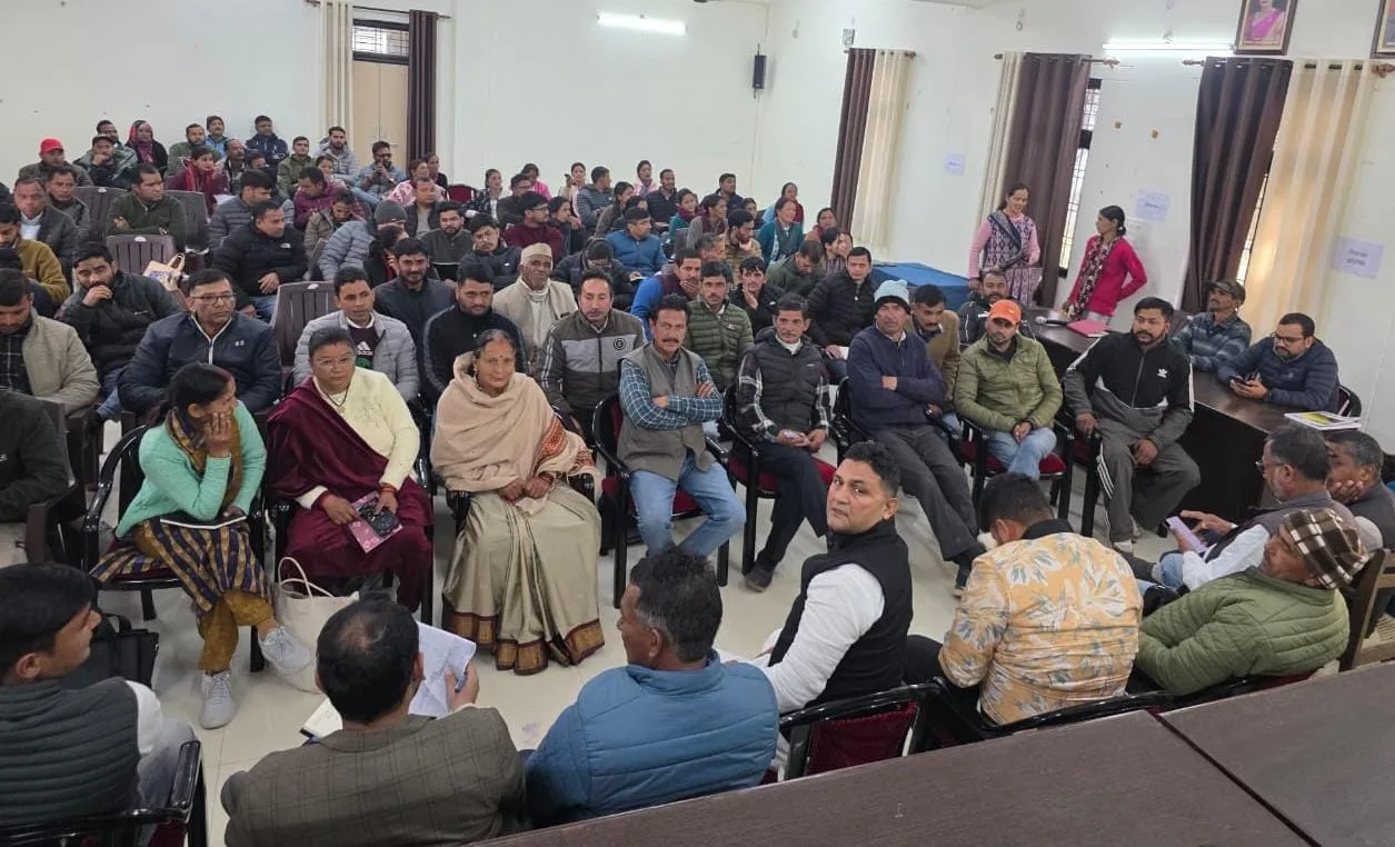 रामगढ़ ब्लॉक में विधायक कैड़ा ने ली अधिकारियों व जनप्रतिनिधियों की बैठक, समस्याओं के त्वरित समाधान के निर्देश