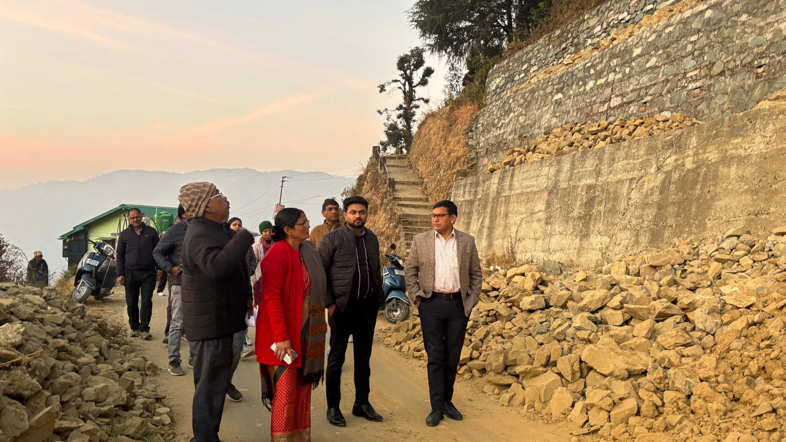 सरकार जनता के द्वार कार्यक्रम के तहत जंगलियागांव में चौपाल व रात्रि विश्राम