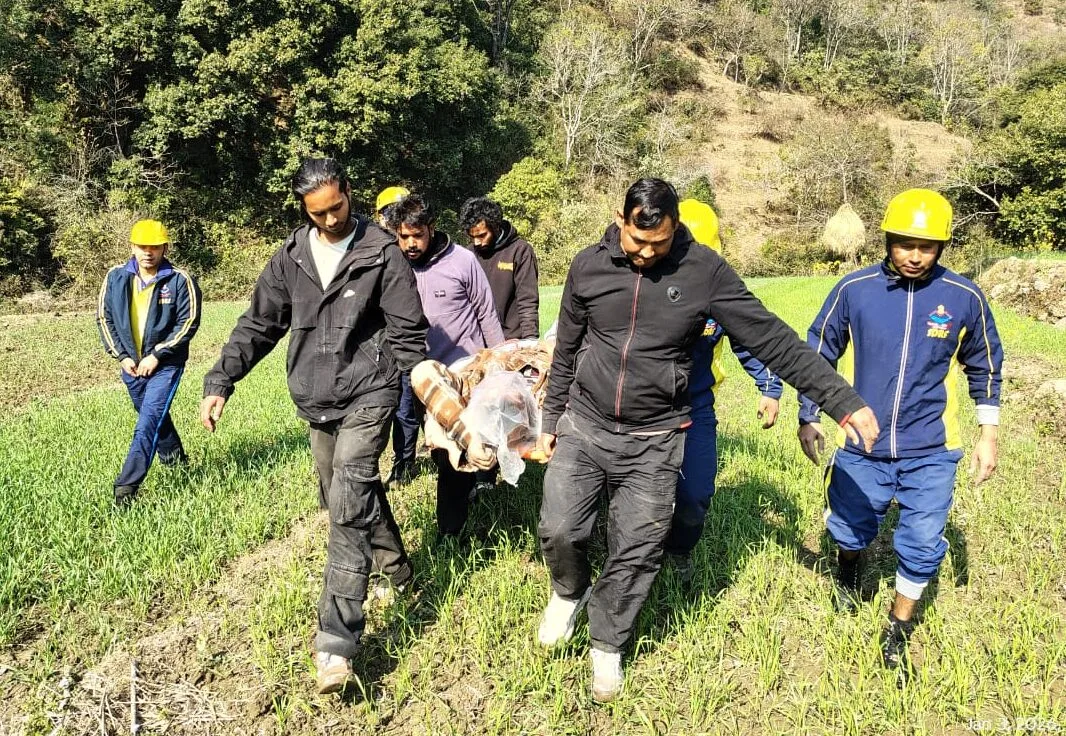 पिथौरागढ़ में कार खाई में गिरी, दो लोगों की मौत