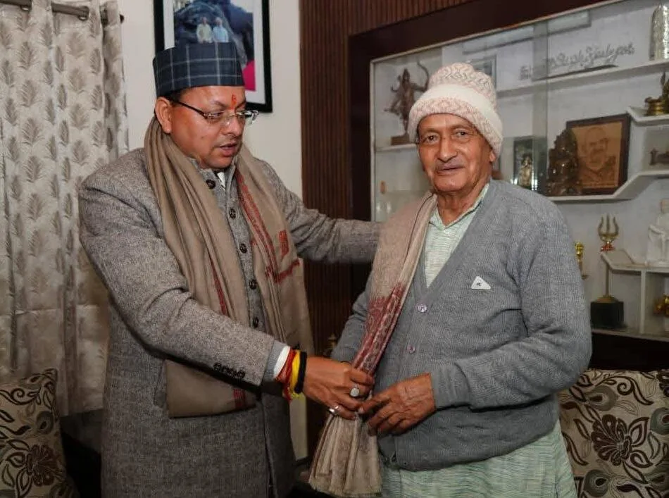 मुख्यमंत्री धामी ने पद्म भूषण सम्मान के लिए चयनित होने पर कोश्यारी को दी बधाई