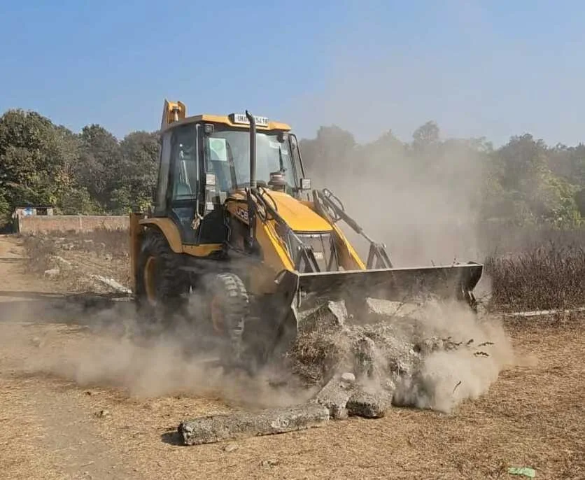 MDDA का करारा प्रहार, रानीपोखरी–थानों में 27 बीघा में फैली अवैध प्लॉटिंग ध्वस्त