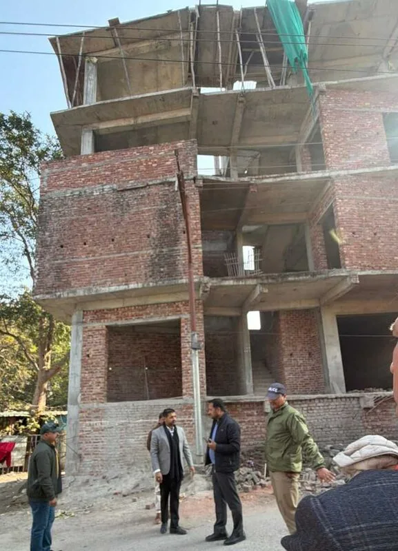 अवैध निर्माण-प्लॉटिंग पर MDDA का शिकंजा, कई स्थानों पर सीलिंग और ध्वस्तीकरण की कार्रवाई