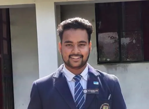 एचजीएस भीमताल के छात्र मयंक आर्या का एनएलएसआईयू में चयन, विद्यालय में हर्ष