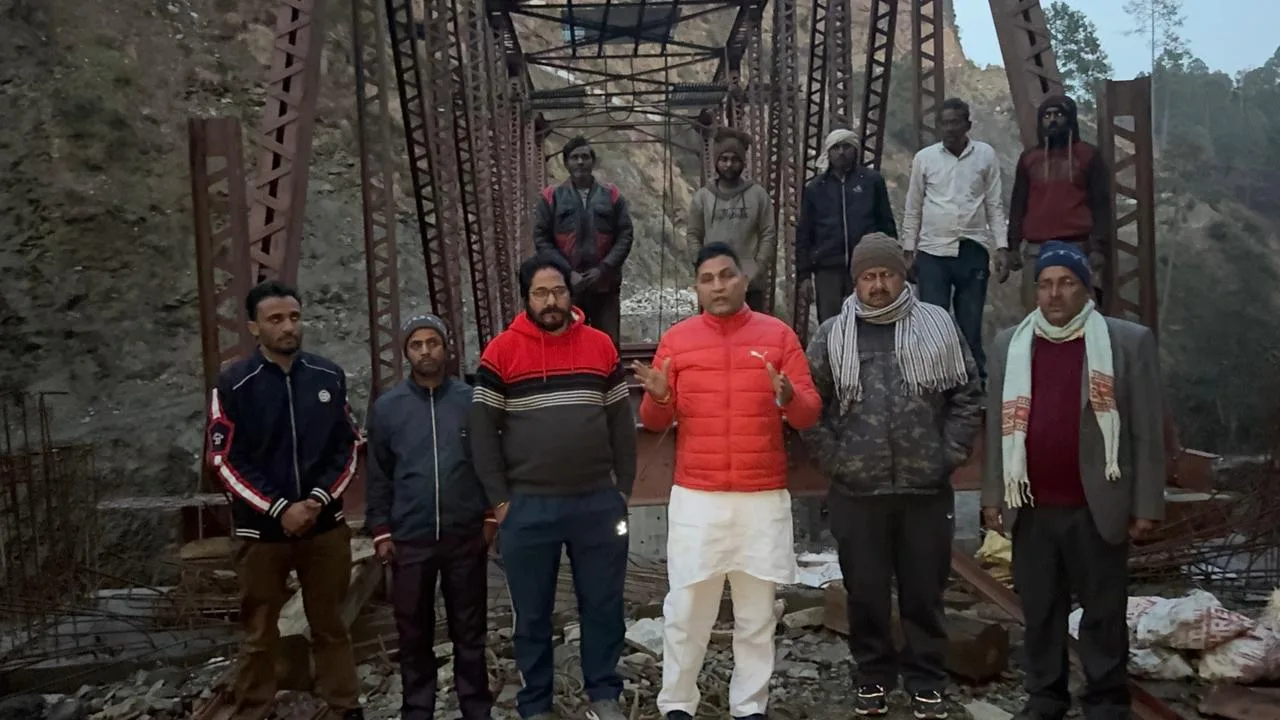 ओखलकांडा में निर्माणाधीन मोटर पुल का विधायक कैड़ा ने किया निरीक्षण, धीमी प्रगति पर जताई नाराजगी